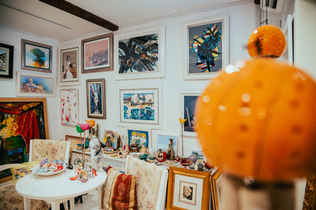 Galerija Juraj Dalmatinac ima savršene unikatne poklone i popust na umjetničke slike 