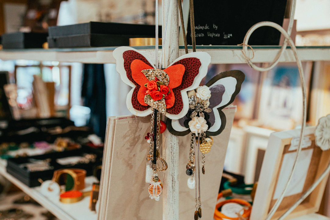 Galerija Juraj Dalmatinac ima savršene unikatne poklone i popust na umjetničke slike 