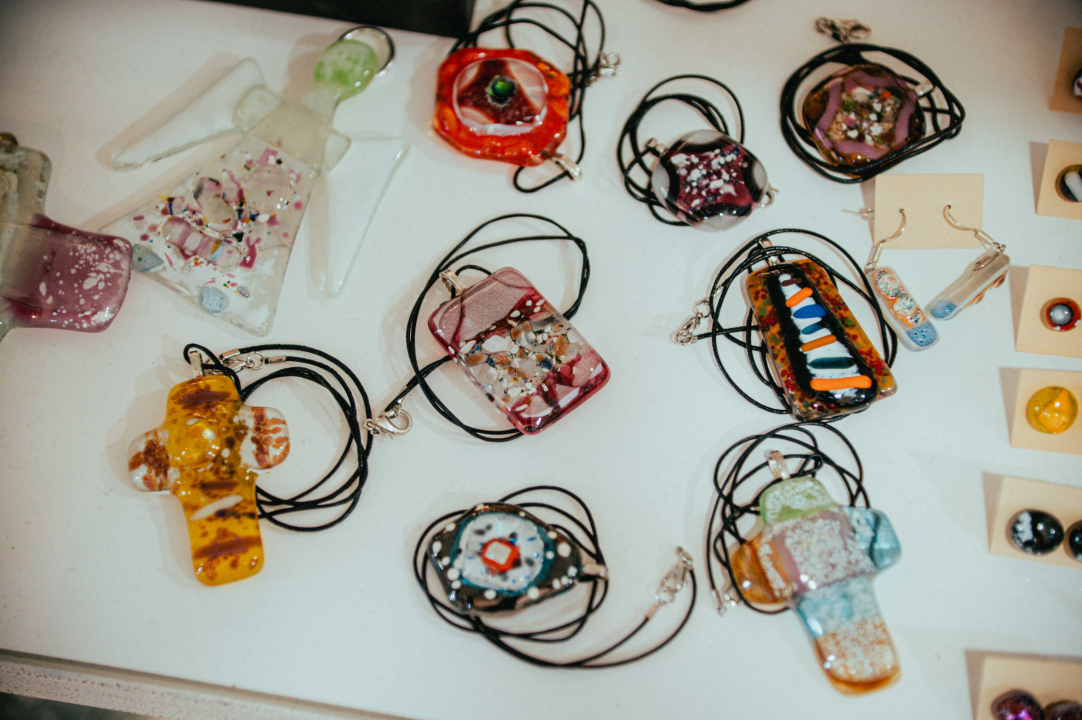 Galerija Juraj Dalmatinac ima savršene unikatne poklone i popust na umjetničke slike 