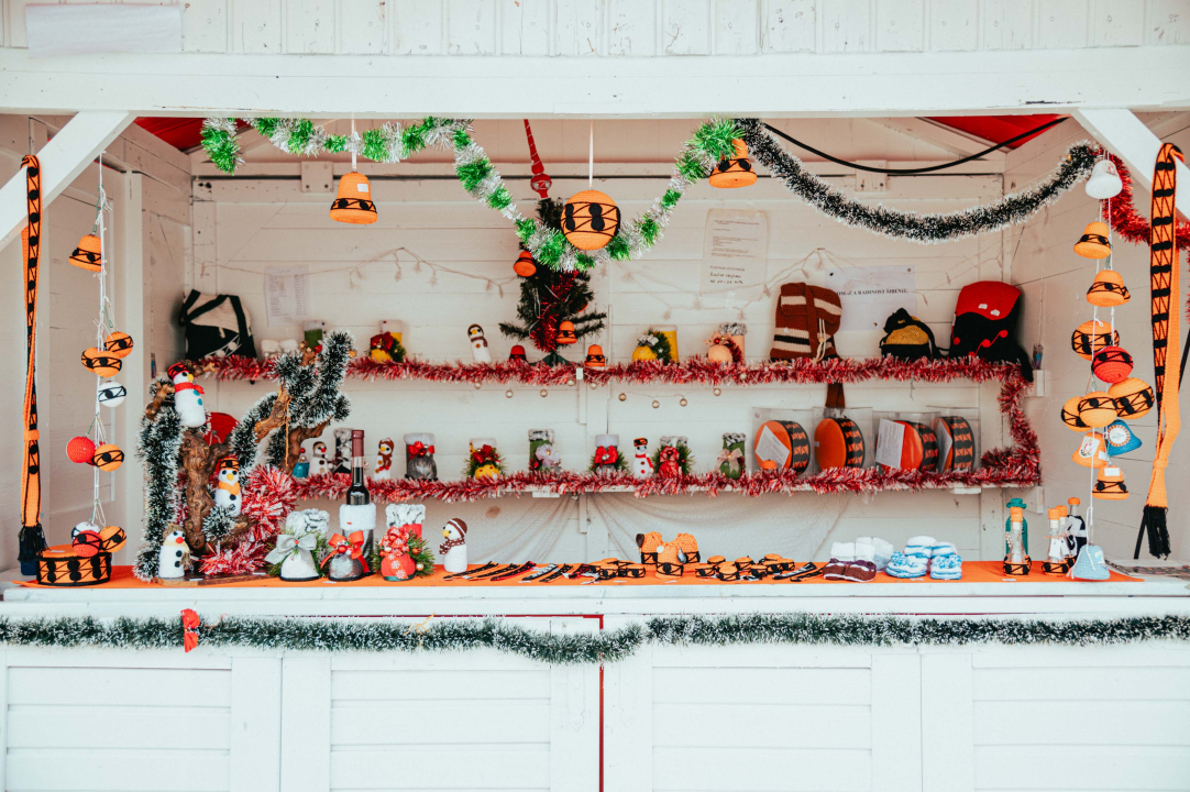 Adventurin Sajmić savršeno je mjesto za kupnju poklona, sve su izradili lokalni umjetnici i obrtnici