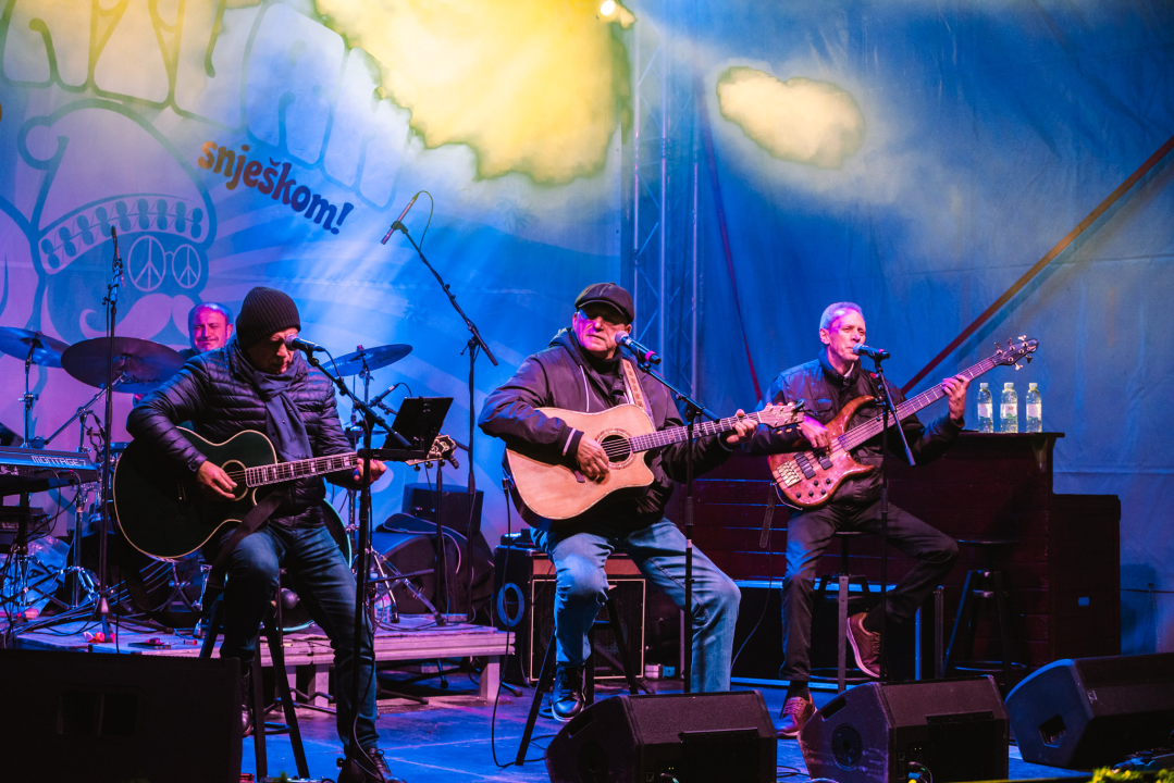 Kruška &amp; Latino u četvrtak su Šibenčanima otpjevali najpoznatije latino hitove