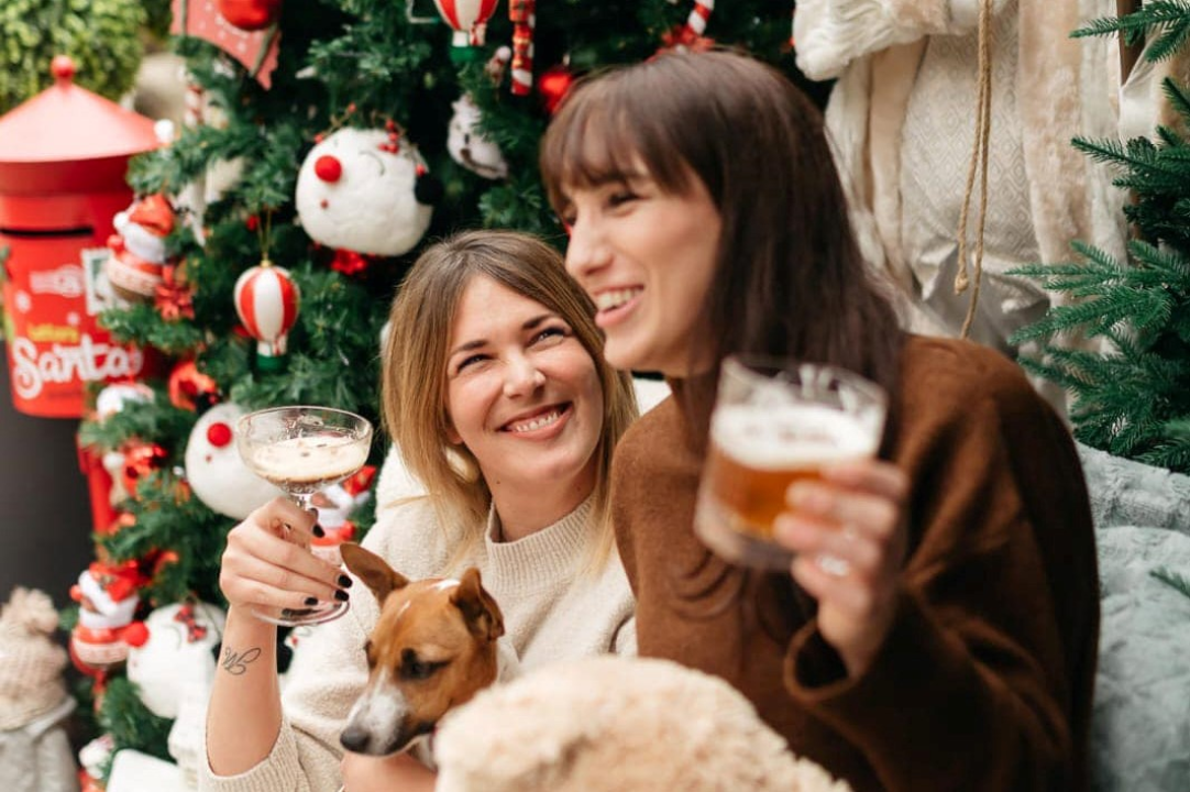 Osjetite duh blagdana u prekrasno uređenom cocktail baru Nautica! 