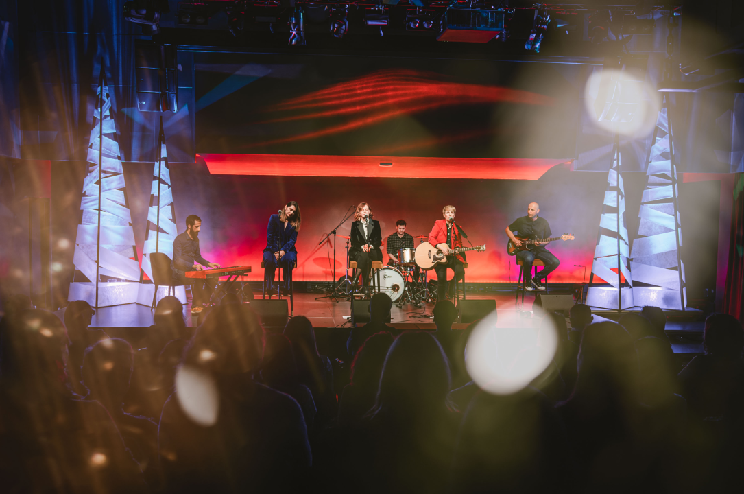 When Christmas Comes: Jelena Radan, Meri Jaman i Anita Valo u glazbenoj bajci u Arsenu