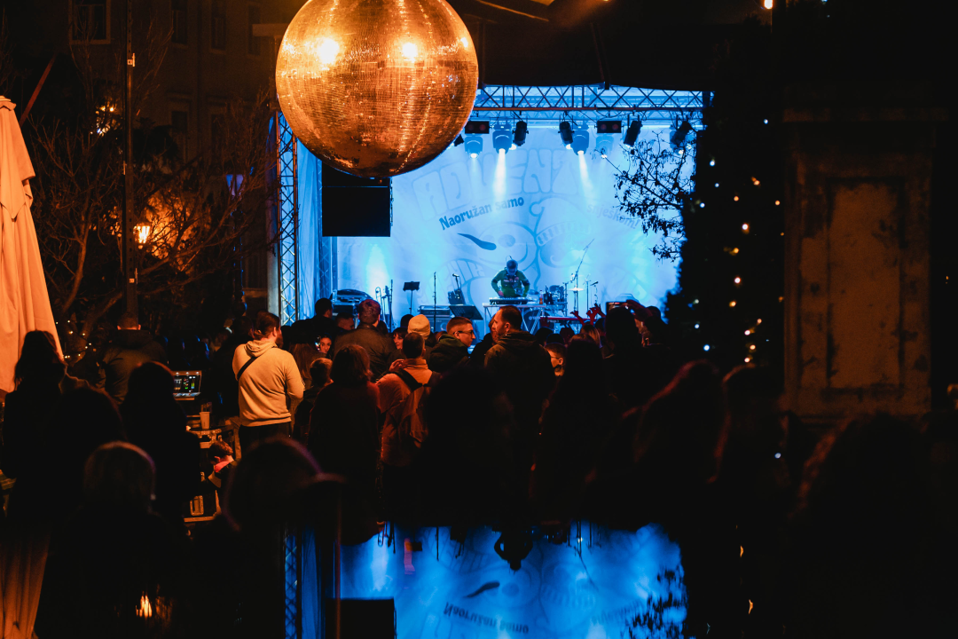 Desetogodišnja senzacija na Adventuri: DJ MichaelX rasplesao park tvrdim zvukom!