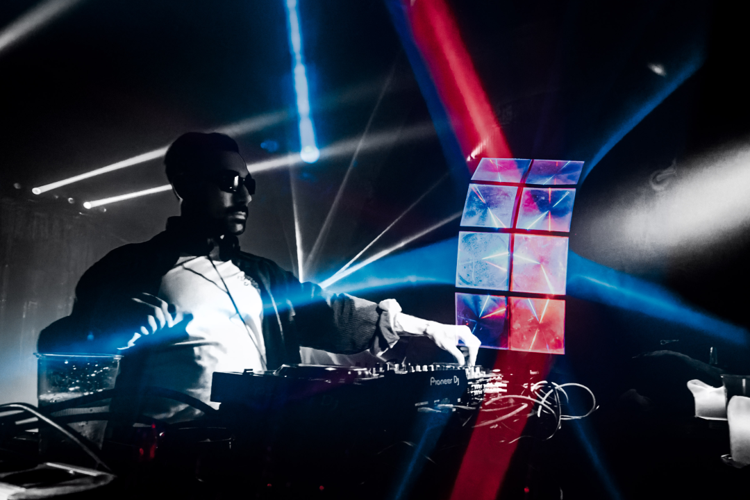 Rasplesana novogodišnja zabava u Tunelu uz milanski duo Modular Project