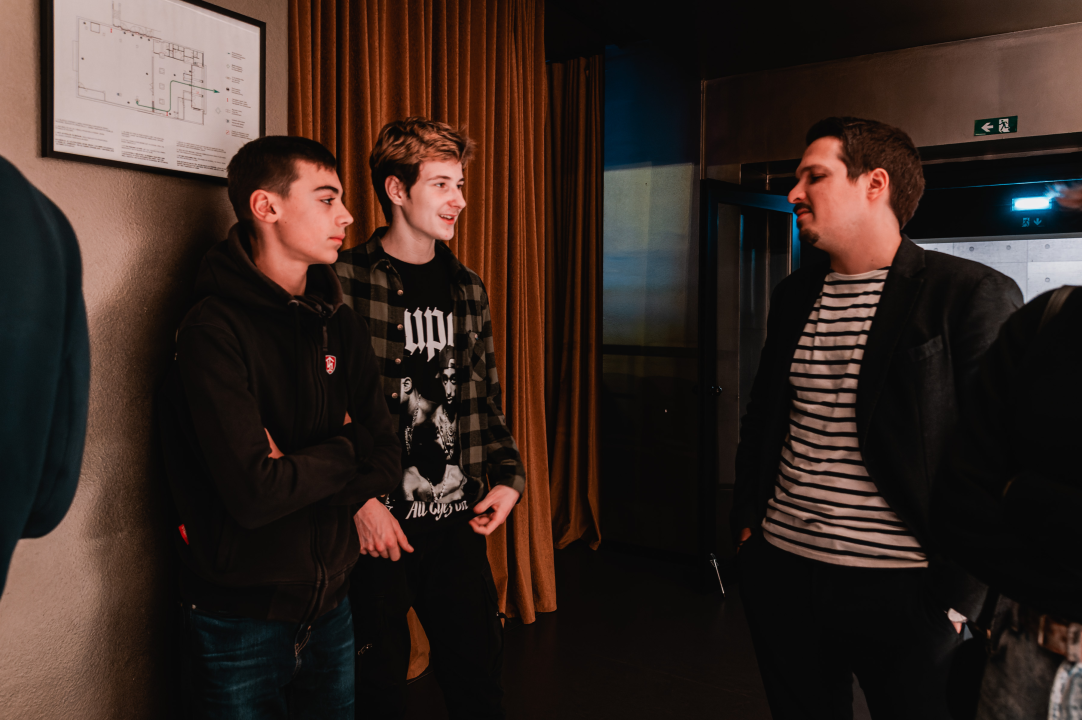 Garbura napunila kino Arsen do zadnjeg mjesta, gostovali i mladi šibenski glumci