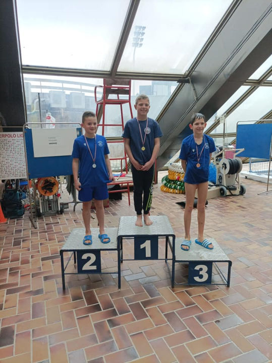 Mladi plivači 'Mora' Nakić, Stegić, Badurina i Kunčić okitili se medaljama u Splitu