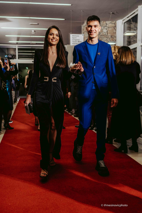 Učenici Ekonomske škole zablistali na maturalnom plesu u Vodicama (2)