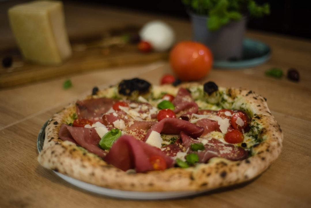 Znate li što je panuozzo sendvič? Ovaj gurmanski hit isprobajte u pizzeriji Victoria! 