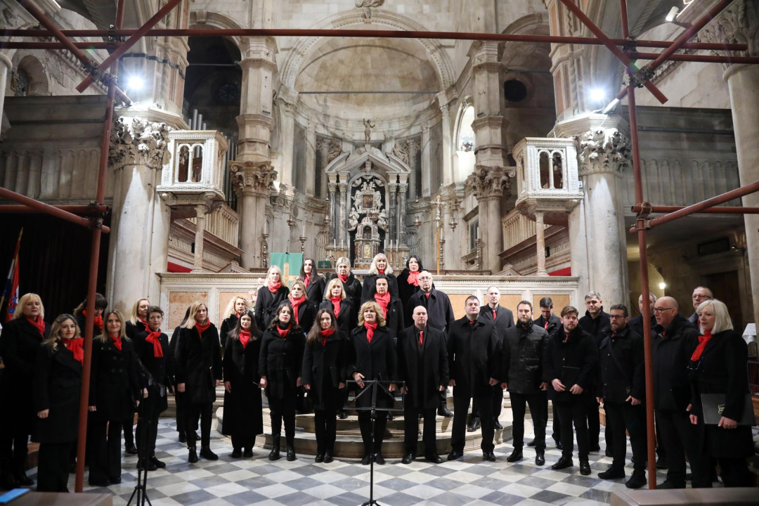 Kolaši u katedrali Šibenčanima poklonili koncert duhovne glazbe