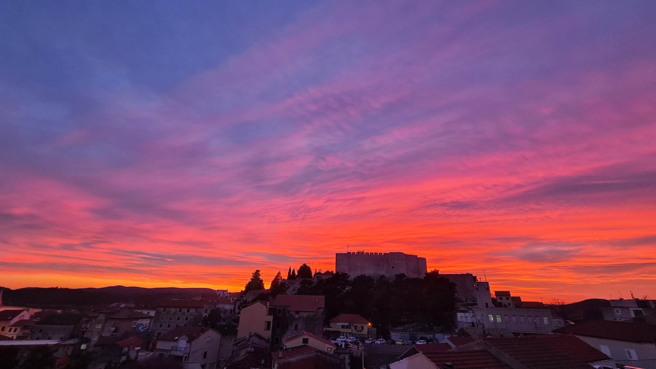 Današnji zalazak u Šibeniku bio je uistinu bajkovit