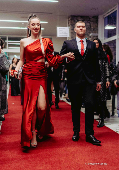 Zavirite na blještavi maturalni ples Turističko-ugostiteljske škole Šibenik (1)