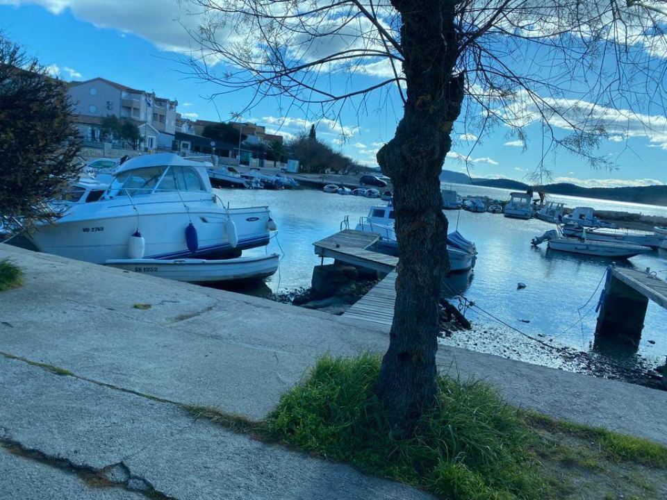 Nakon drame s burom, oseka na Srimi nasukala brodove!