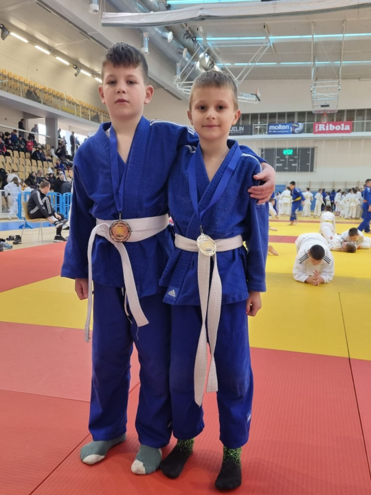 Mladi članovi Judo kluba Šibenik u Kaštelima do 4 zlata i 6 medalja ukupno
