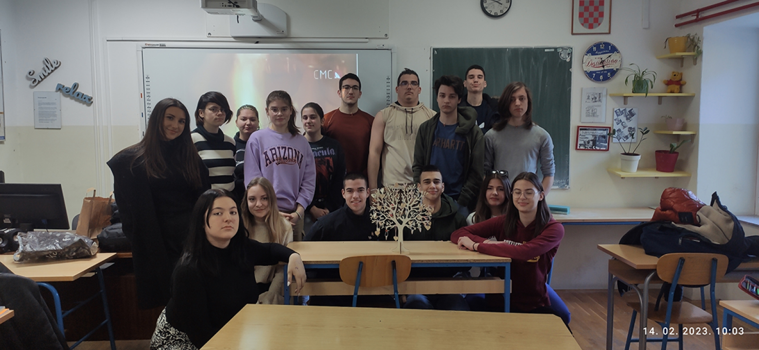 Pogledajte kako su šibenski gimnazijalci obilježili Valentinovo