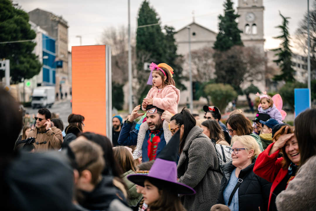 Maškare na Poljani: Đir preko grada pa svi na krafne!