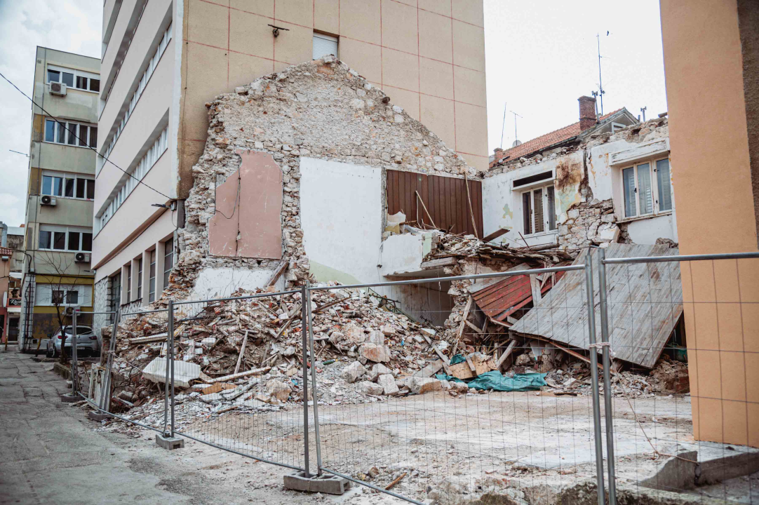 Škugori osim rupe u proračunu ostavili i rupu u centru grada: Hoće li se ikad sanirati ovo ruglo?