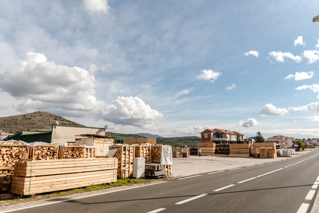 Nabavite drveni ugljen za savršen roštilj po odličnim cijenama! 