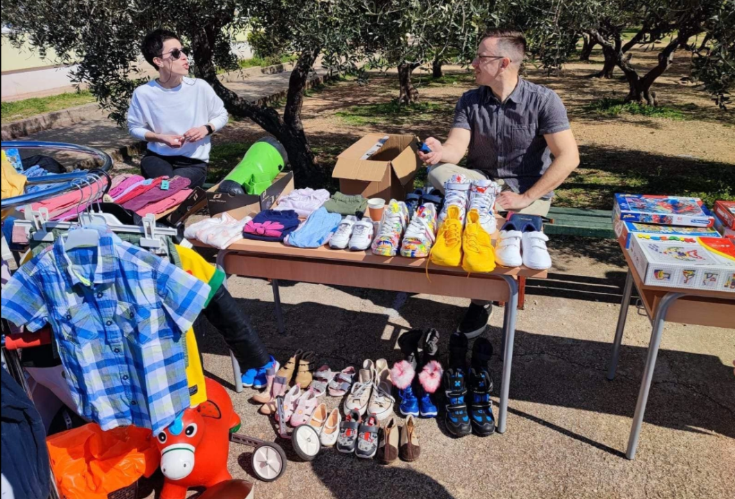 U Vodicama održan prvi Školski buvljak: Pogledajte kako je bilo 