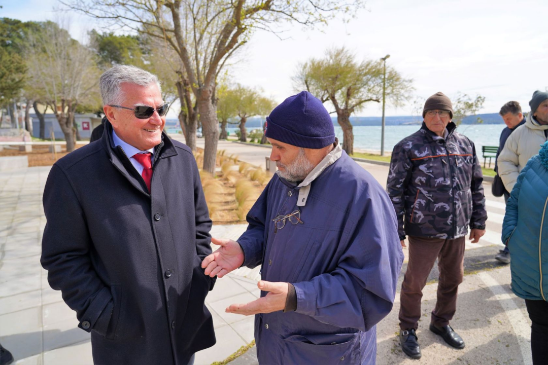 Burić i Mileta u Raslini obišli novi trg: 'Vjerujem da će biti koristan mještanima i gostima'