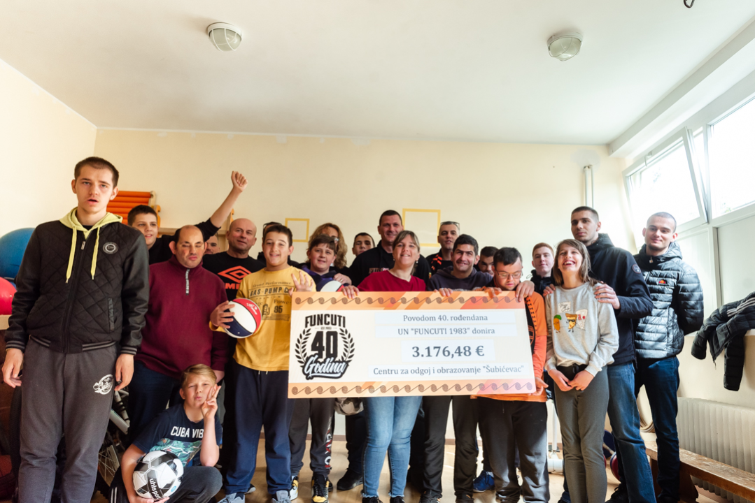 Humanitarna akcija u povodu 40. rođendana: Šibenski funcuti školi na Šubićevcu donirali 3176 eura 