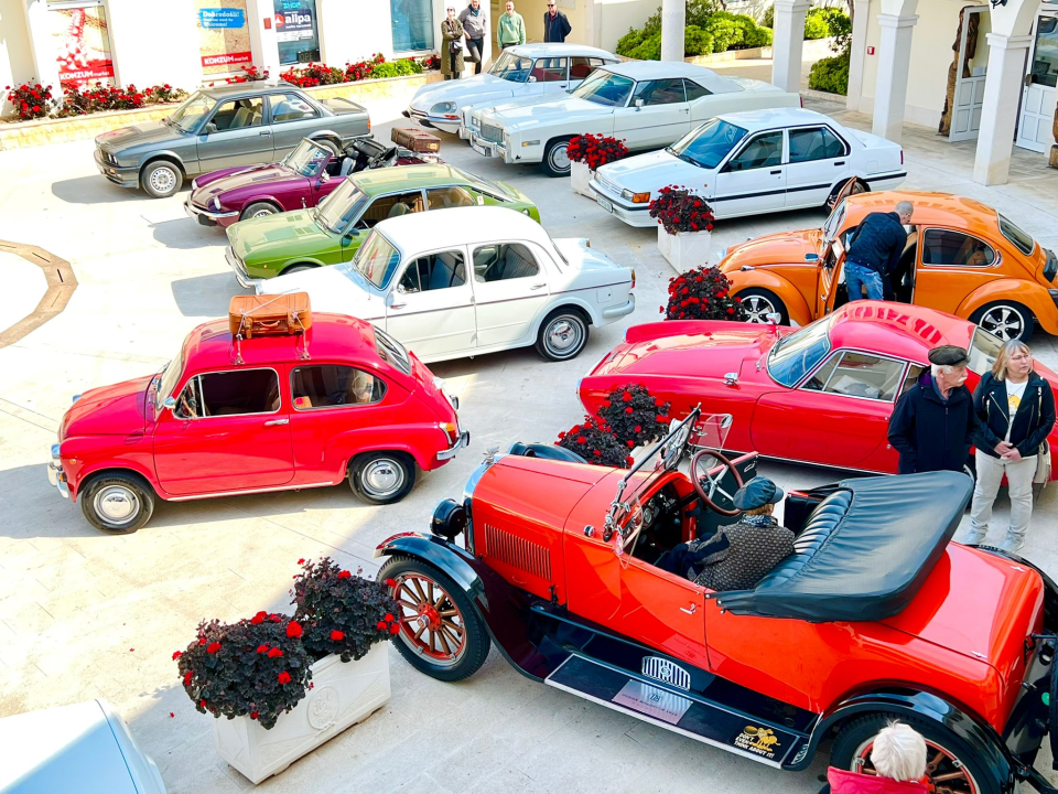  Oldtimeri na tradicionalnom uskršnjem doručku u Rogoznici