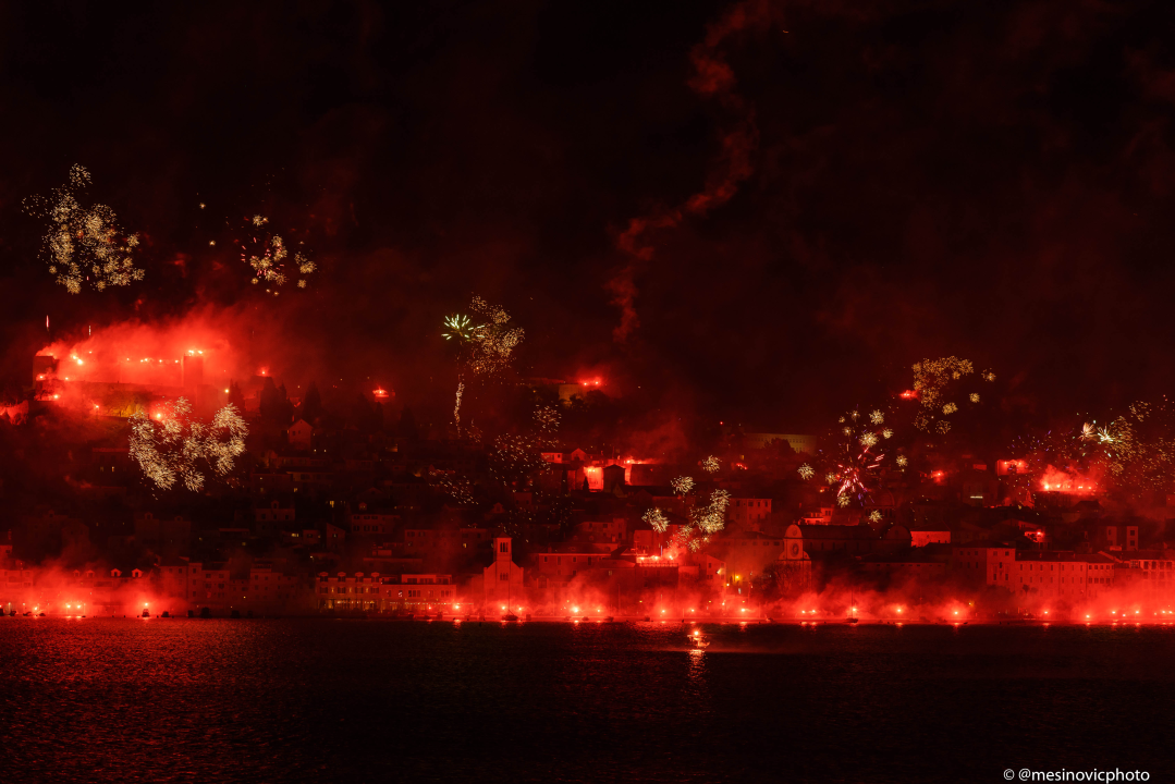 Spektakularni kadrovi: Narančasta noć pamtit će se još dugo!