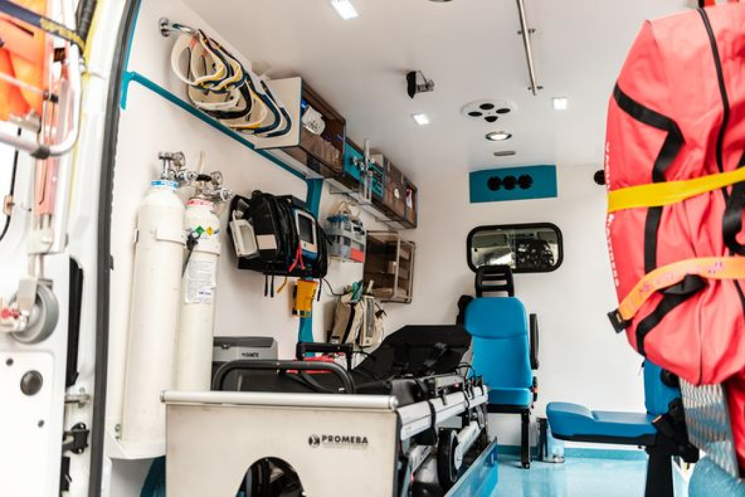 Župan Jelić predao sanitetsko vozilo Zavodu za hitnu medicinu: ‘Sigurnost vozača i pacijenata nam je na prvom mjestu'