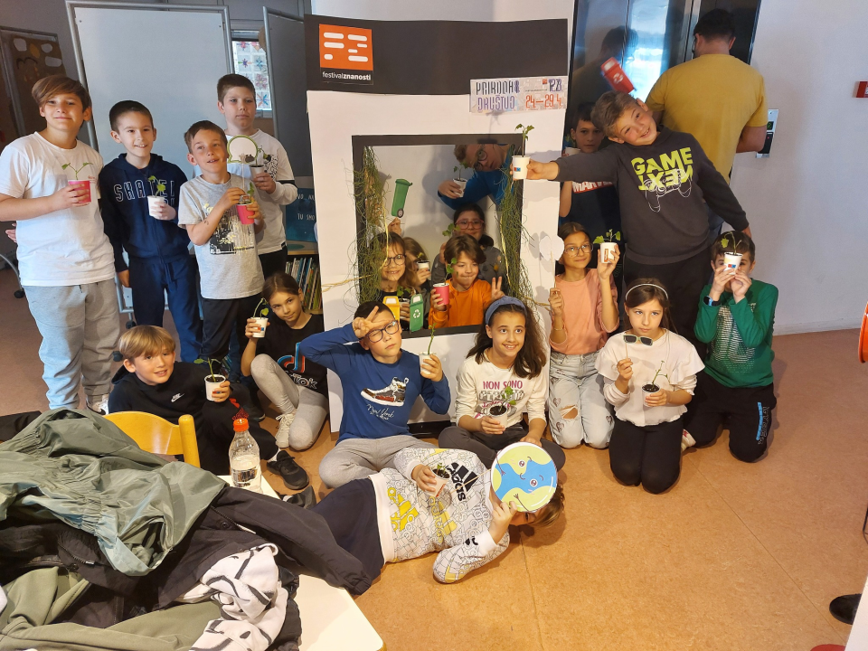 U knjižnici održana radionica koja je djecu uvela u čarobni svijet botanike