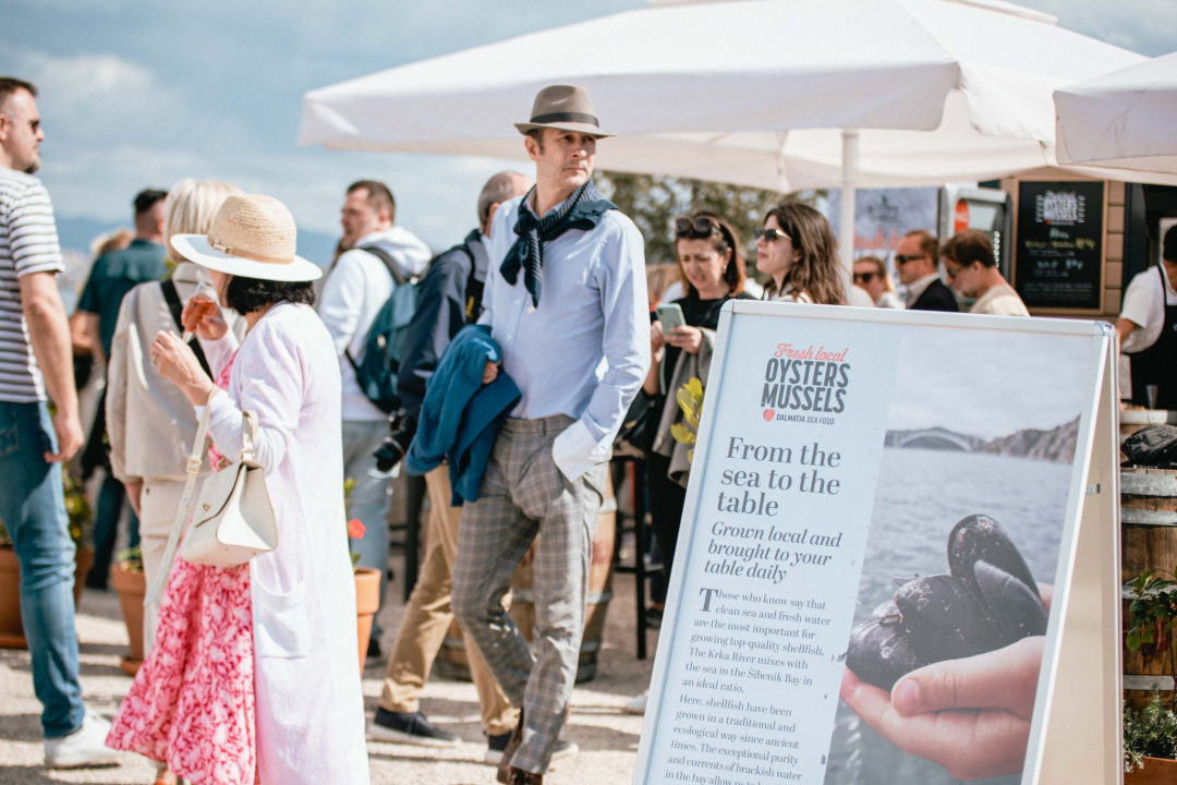 Uživajte u morskim delicijama kušaonice školjaka i vina Oyster22!