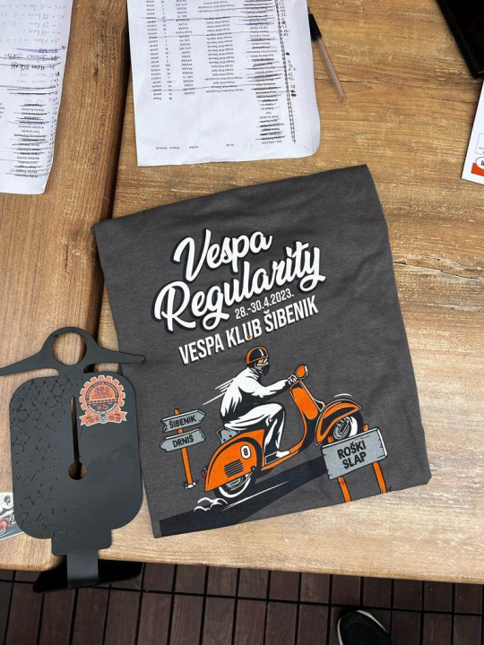 Stotinjak zaljubljenika u Vespe na šibenskoj rivi: Napravit će i đir do Drniša 