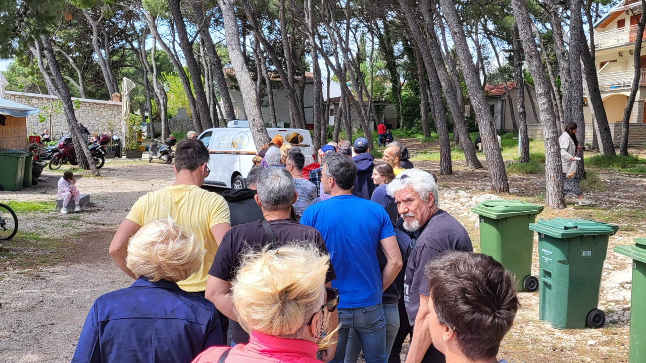 Veselo i na Jadriji: Na Praznik rada tradicionalno druženje uz fažol i grupu Fenix 
