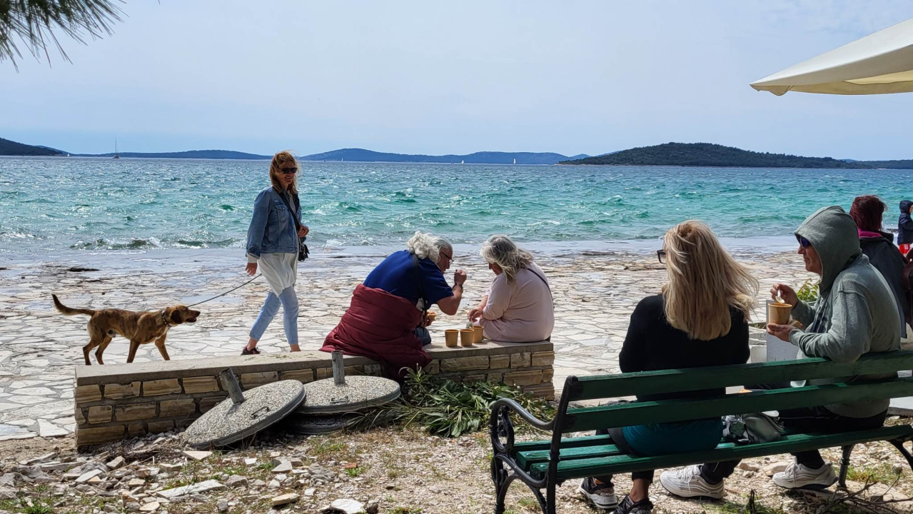 Veselo i na Jadriji: Na Praznik rada tradicionalno druženje uz fažol i grupu Fenix 