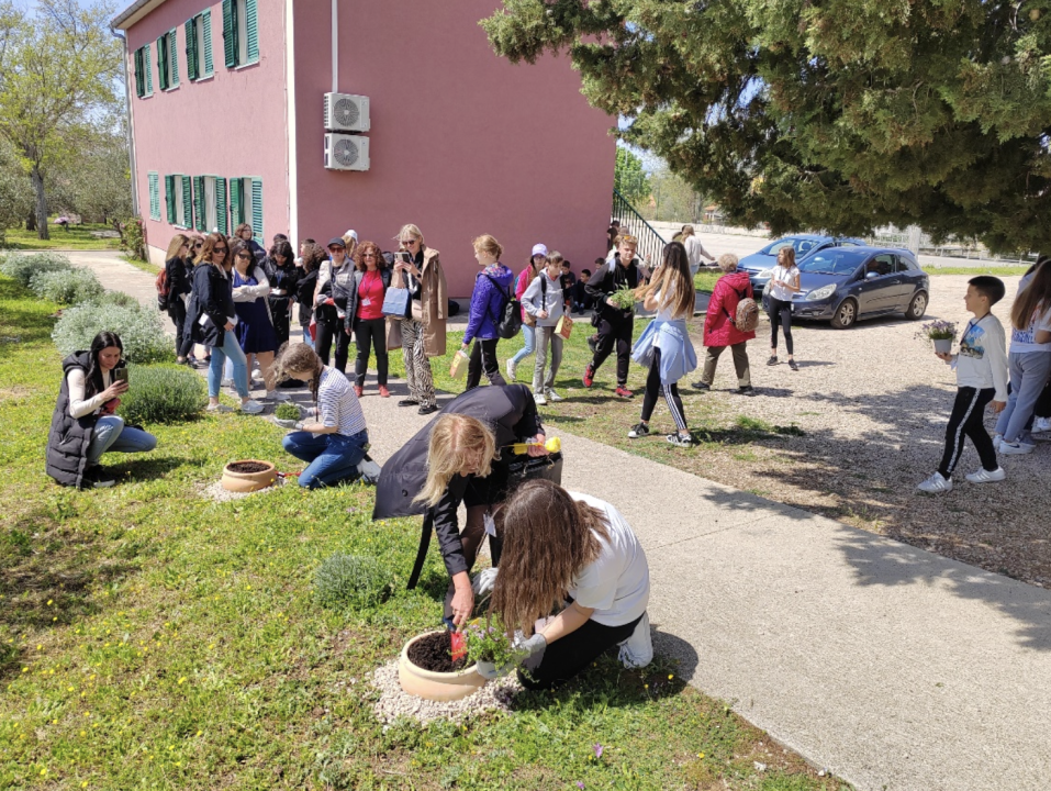 OŠ Vrpolje domaćin Erasmus+ projekta: U goste im stiglo 18 učenika i 10 učitelja