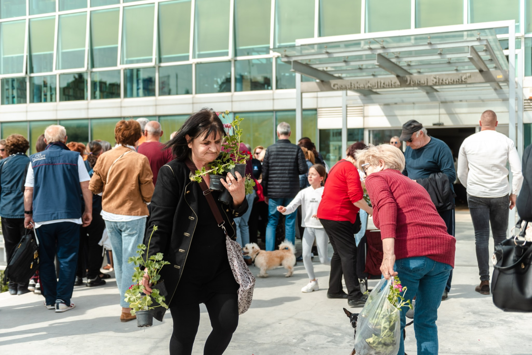 Stotinjak građana utjehu našlo u điranima: 'Vidi ove, cili je vrt natrpala!'