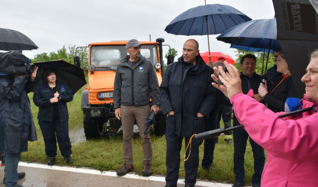 Jelić i Šimpraga obišli poplavljeno područje u županiji