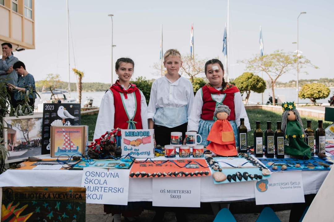Učenici srednjih i osnovnih škola obilježavaju Dan Šibensko-kninske županije: 'Nadam se da ćete svi tu ostati' 