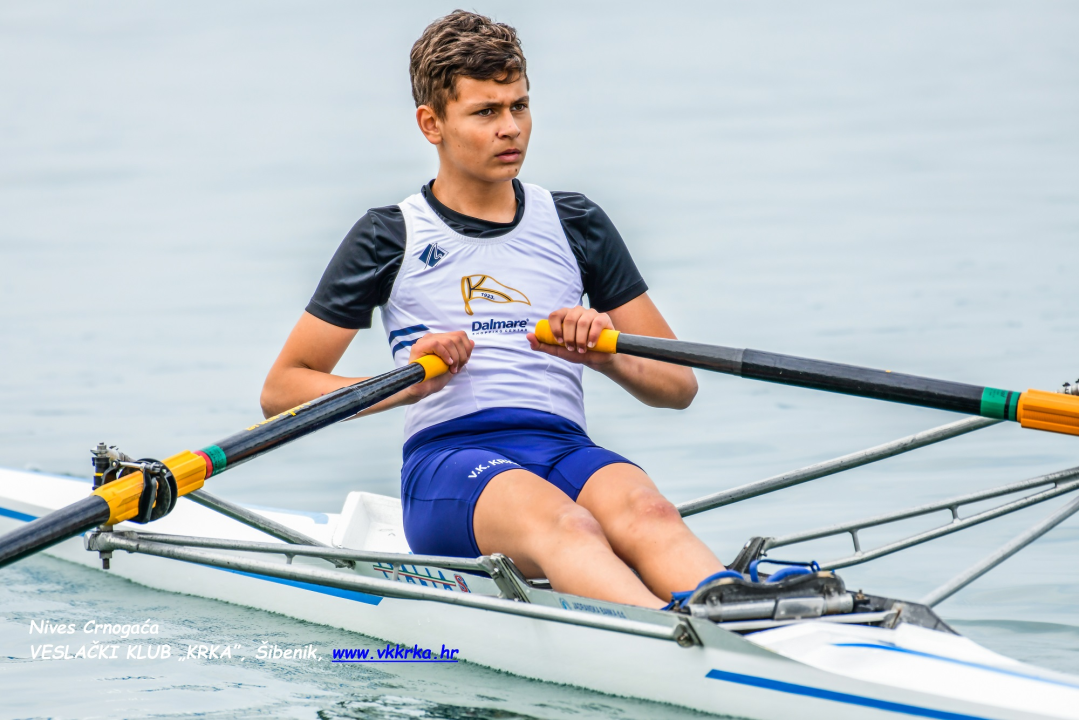 Članovi VK Krka s regate u Kaštelima se vratili s osam zlatnih, deset srebrnih i četiri brončane medalje 