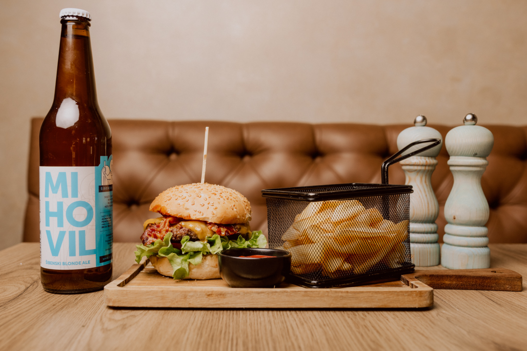 Isprobajte nenadmašne mesne plate u bistrou 'Kod starog'! 