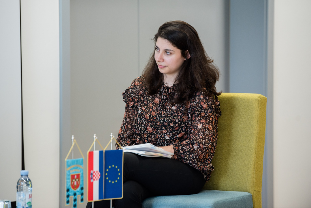 Dubravka Šuica u Šibeniku: 'Želimo širokopojasnim internetom i 5G mrežom pokriti svako selo u EU'