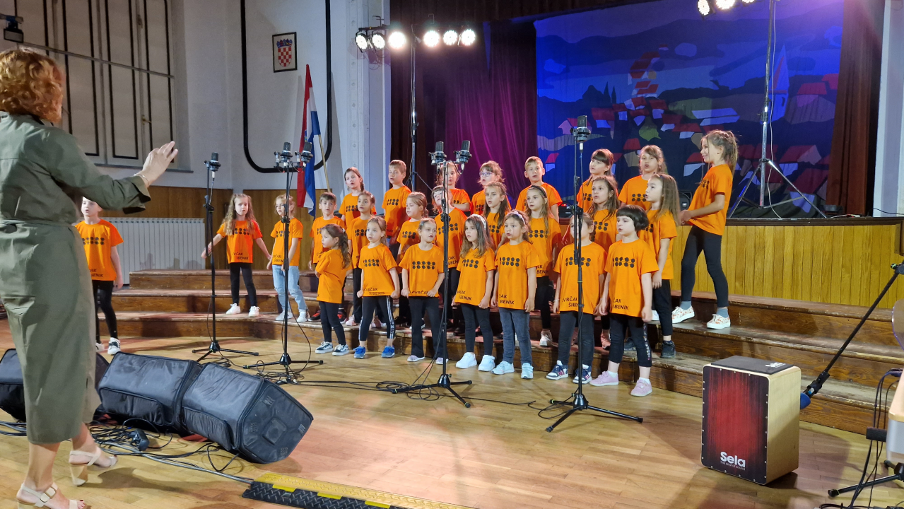 Najmlađi šibenski pjevači 'Cvrčci' nastupili na smotri dječjih zborova u Ravnoj Gori