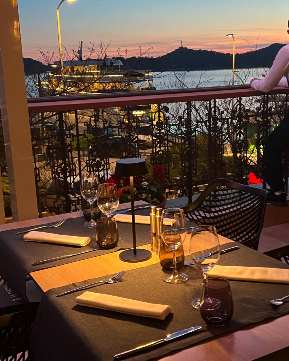 Uživajte u ljetnoj terasi Le Jardina uz vrhunsku hranu i najljepši pogled! 