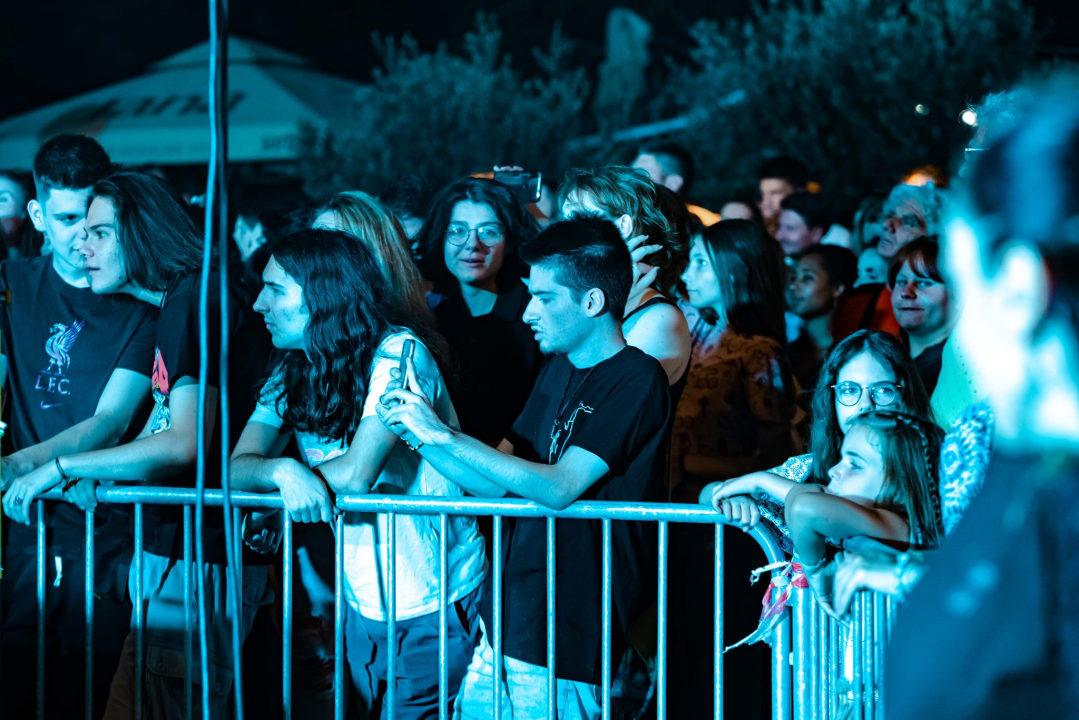 Šibenska noć napunila ulice ljudima koje je rasplesao bend Silente!