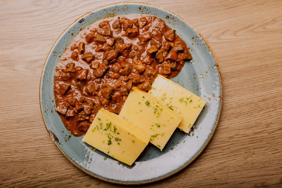 'Kod Starog' oduševite svoje nepce savršeno pripremljenim steakovima od Charolais govedine! 