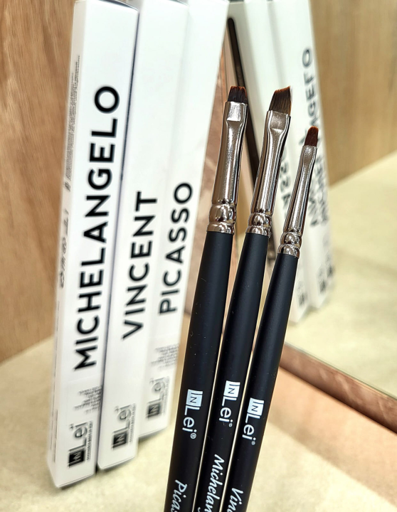 Dovedite svoje obrve do savršenstva u salonu Chup Chup! 