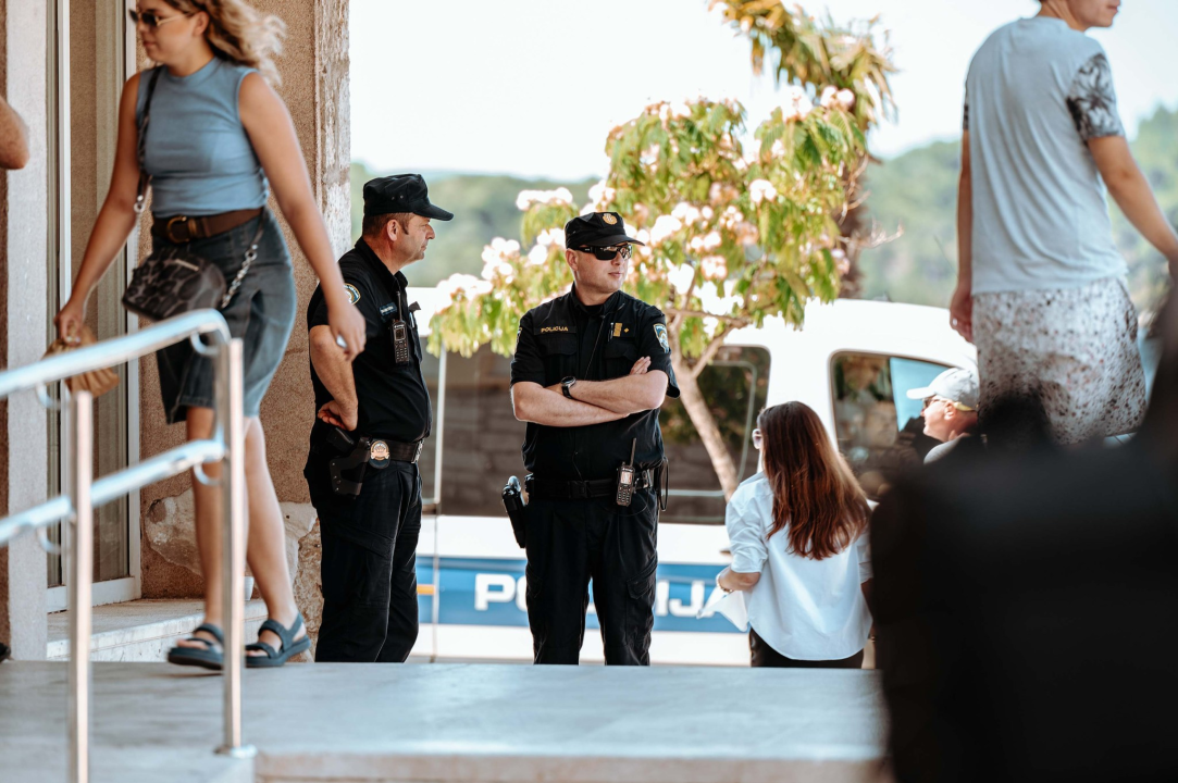 Radnici Cesta Šibenik i danas pred zgradom Županije: 'Neka župan dokaže da smo neučinkoviti!'