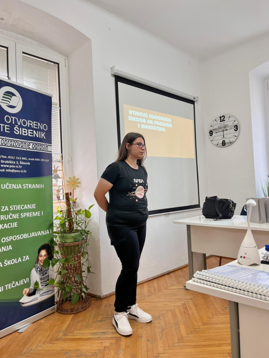 Polaznici POU Šibenik uspješno obranili završne radove: 'Cjeloživotno obrazovanje je najbitnije!'