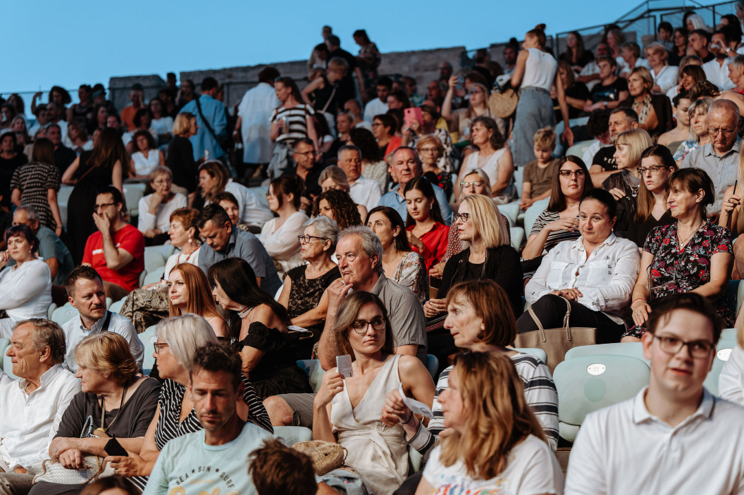 Maksim Mrvica impresivnim koncertom na tvrđavi sv. Mihovila potvrdio svoj zvjezdani status 