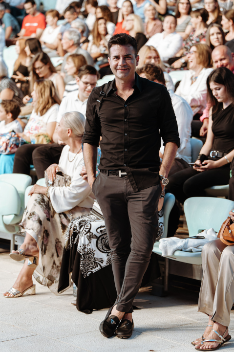 Maksim Mrvica impresivnim koncertom na tvrđavi sv. Mihovila potvrdio svoj zvjezdani status 