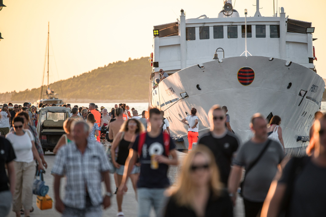 Na Zlarinu održana tradicionalna Srdelada